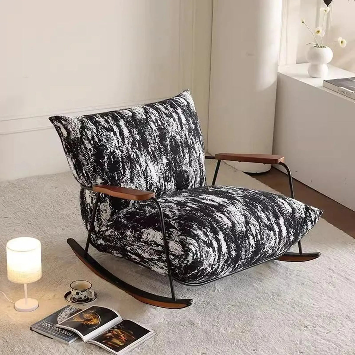 Fauteuil à bascule velours noir chiné