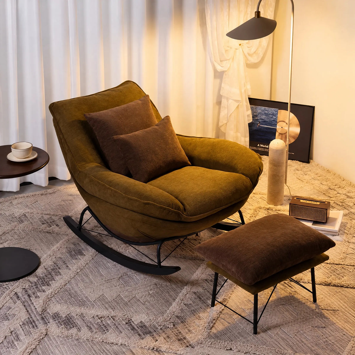 Fauteuil à bascule beige avec repose-pieds – vert