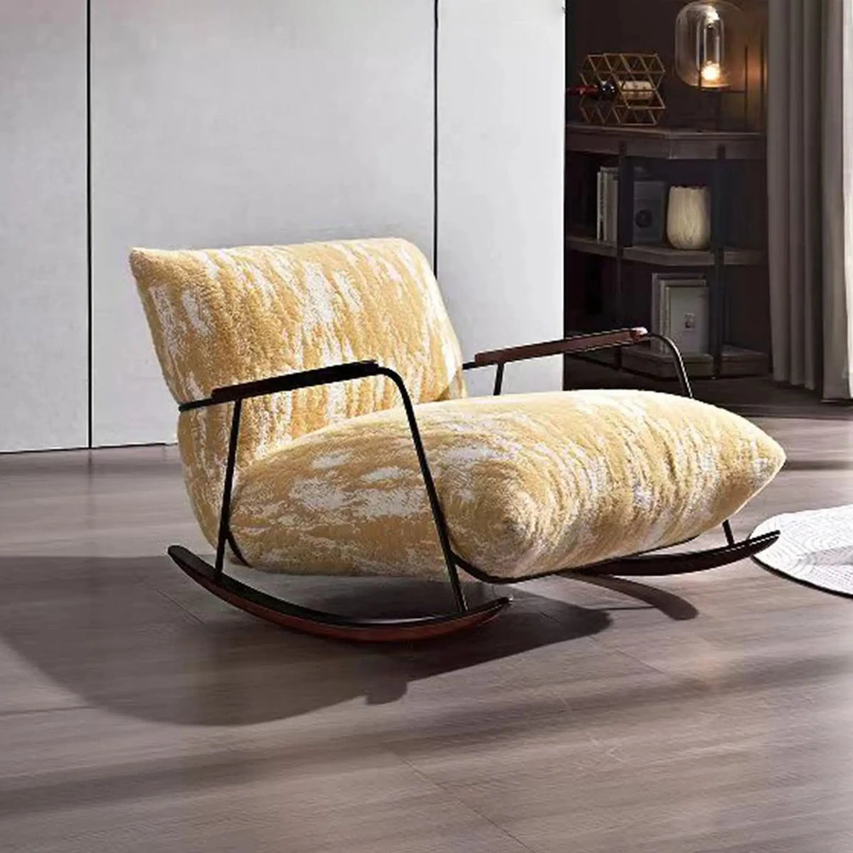 Fauteuil à bascule velours noir chiné – jaune