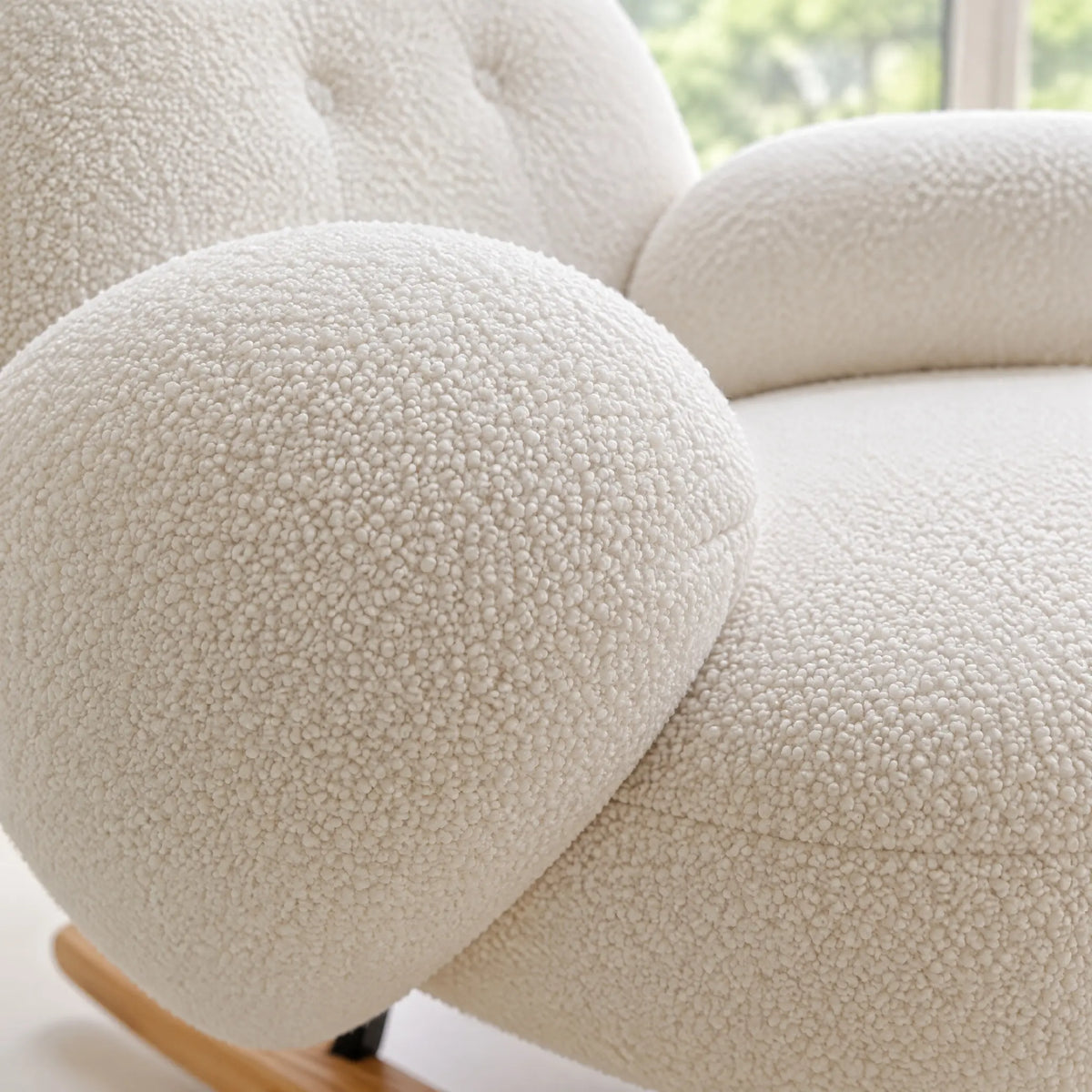 Fauteuil à bascule bouclé blanc