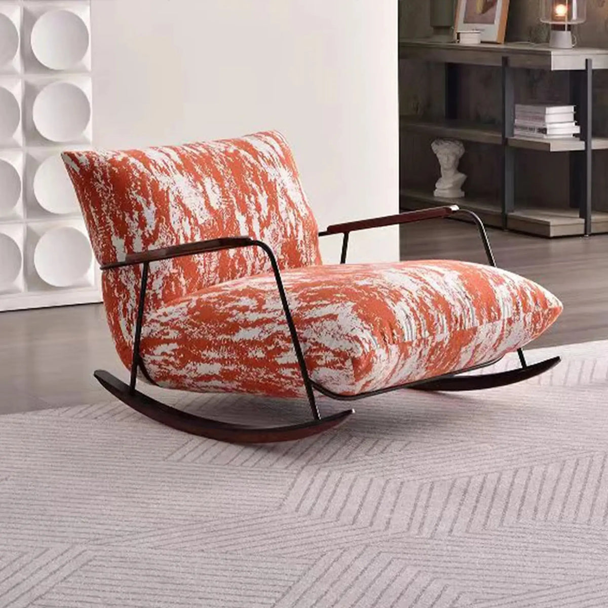 Fauteuil à bascule velours noir chiné – rouge