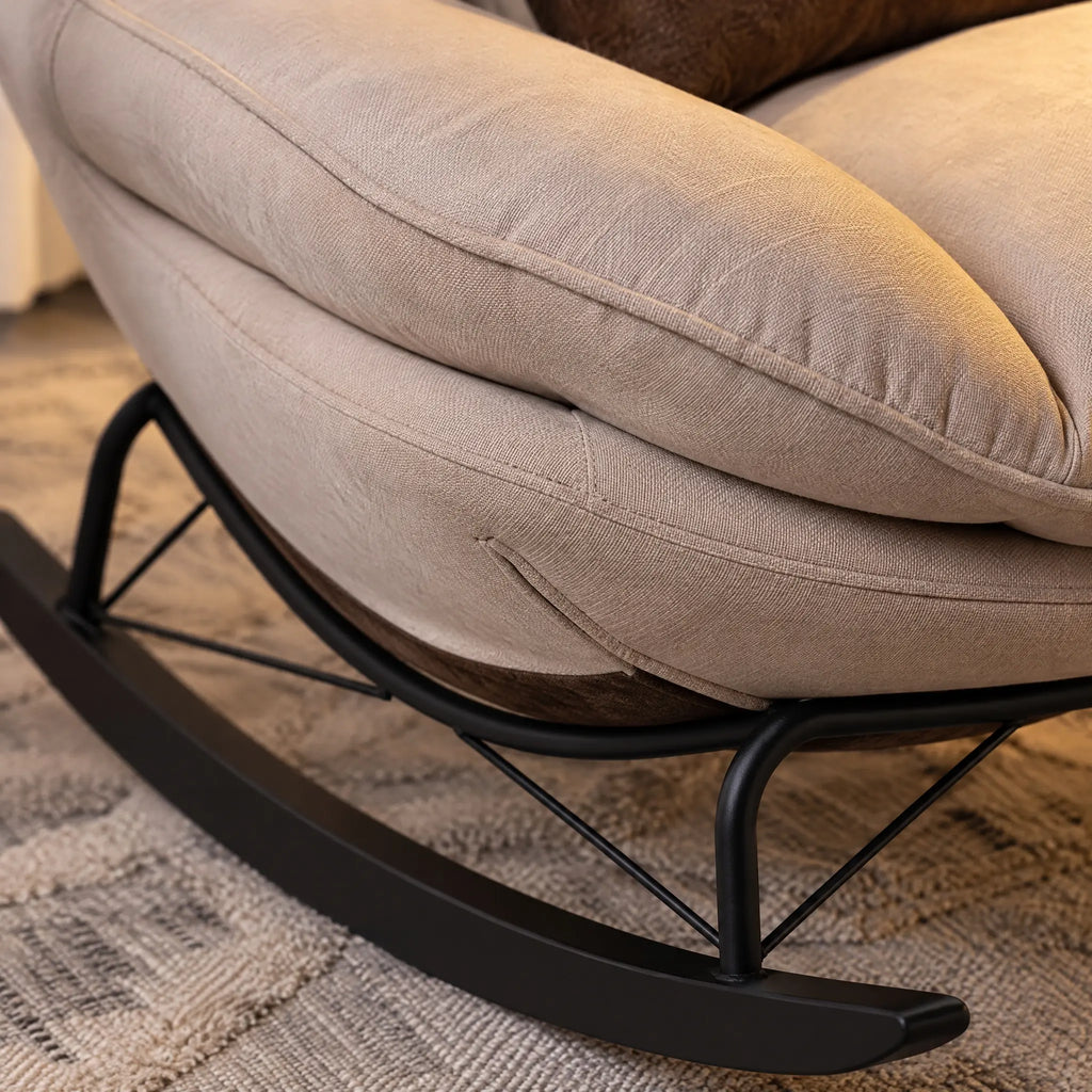 Fauteuil à bascule beige avec repose-pieds